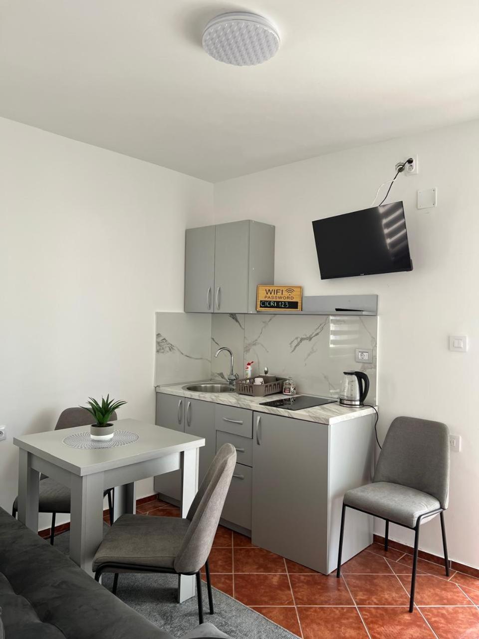 Kontiki Apartments Ulcinj Zewnętrze zdjęcie